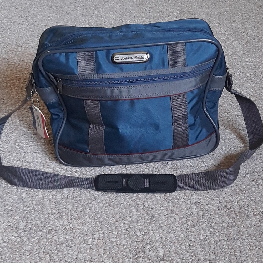 American Tourister Boarding Bag